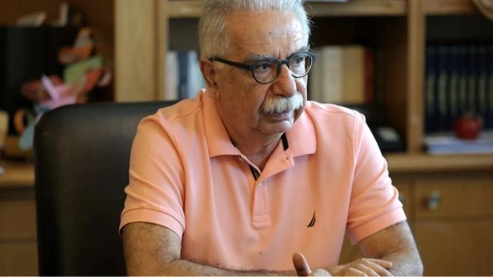 Φιλόλογοι κατά Γαβρόγλου: 4.839 υπογραφές από Ελλάδα και εξωτερικό για τα Λατινικά